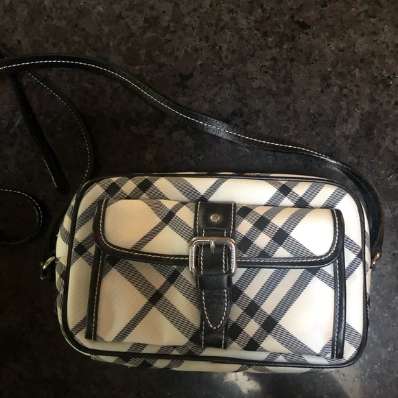 Vintage White Burberry crossbody bag - Picture 2 of 7